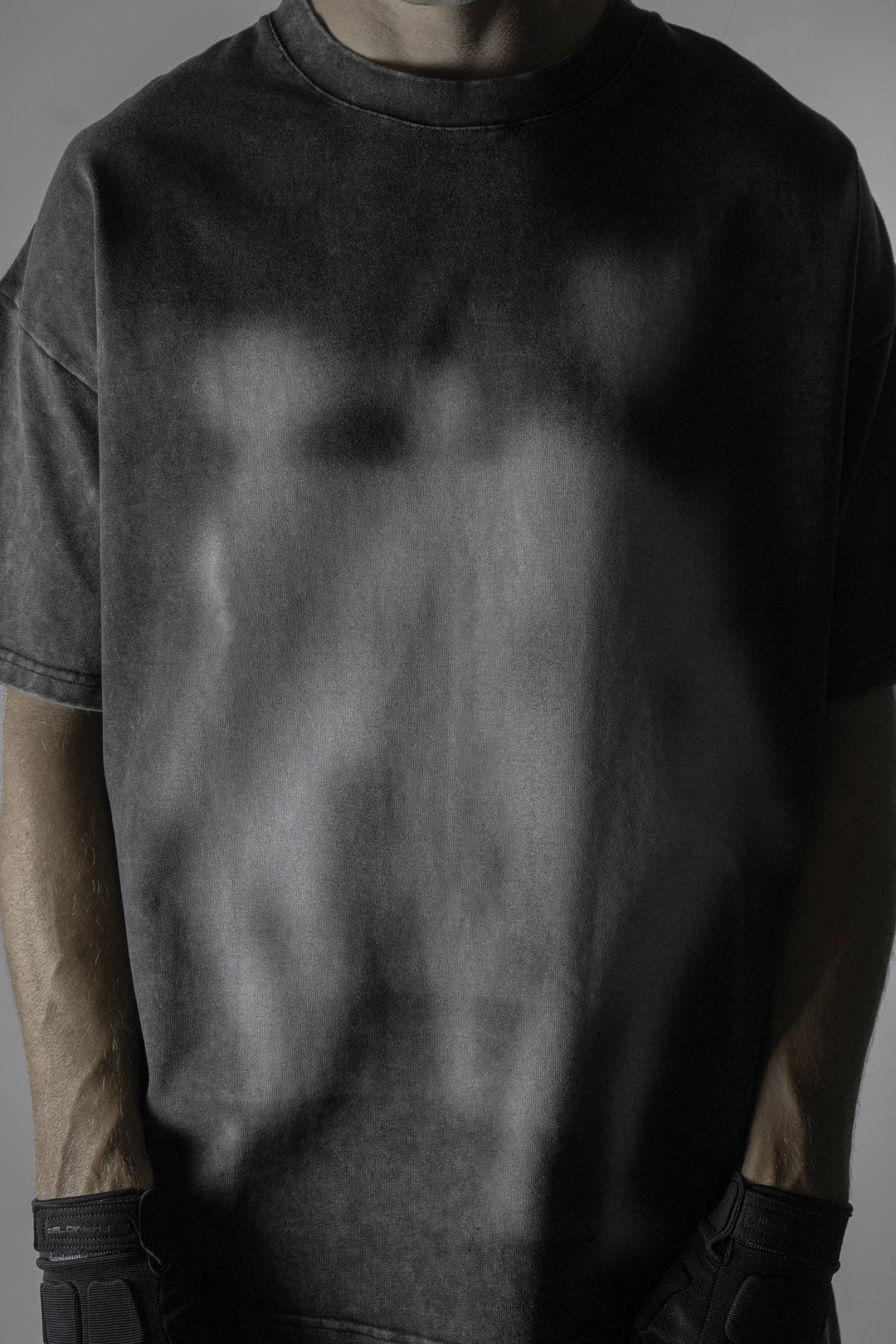 VISITORS GRAPHIC TSHIRT
