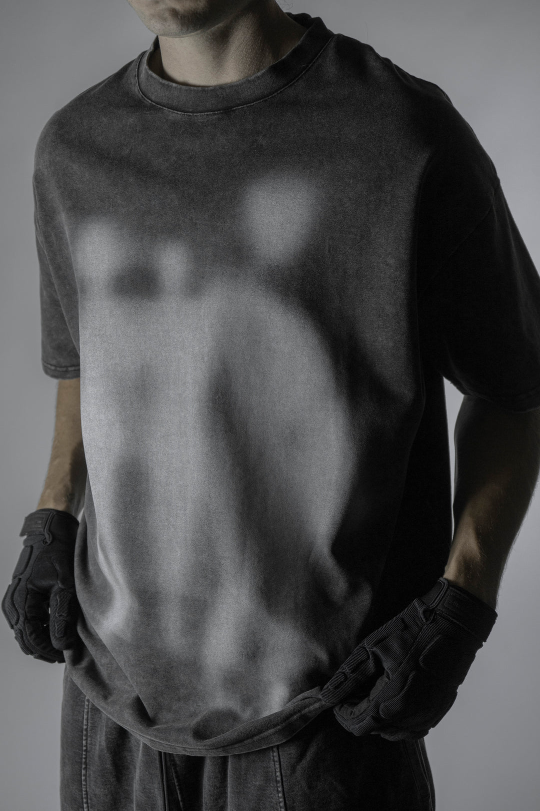 VISITORS GRAPHIC TSHIRT