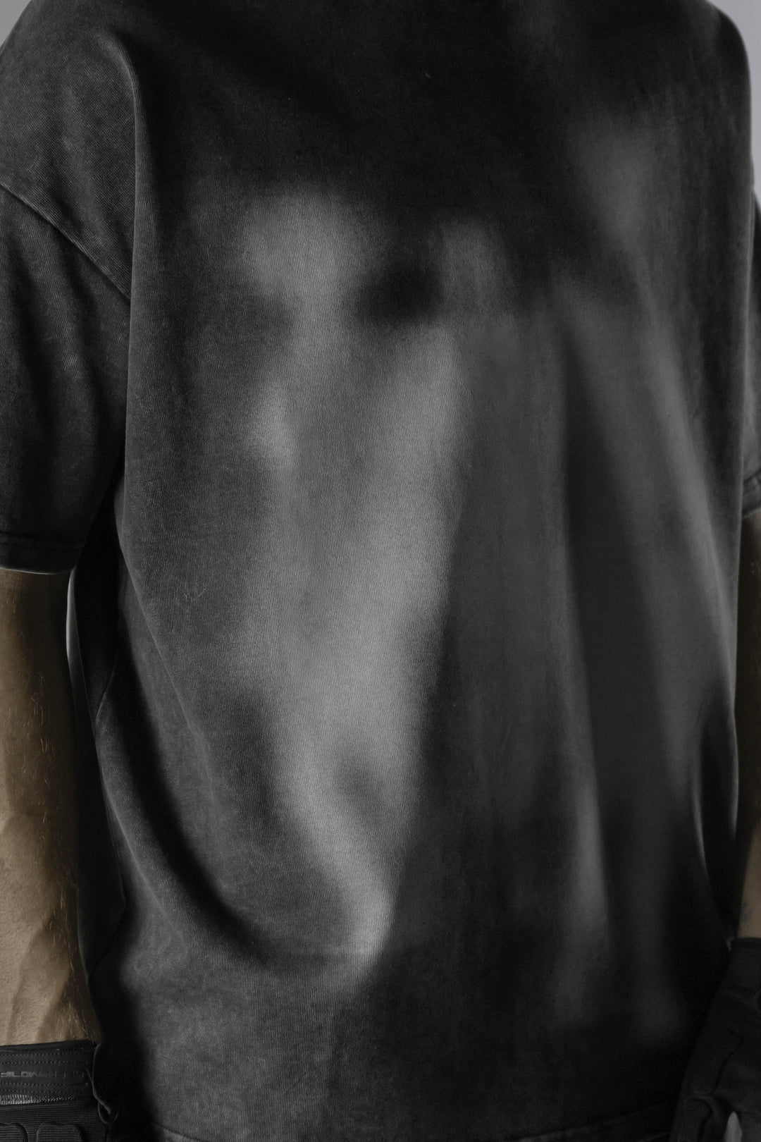 VISITORS GRAPHIC TSHIRT